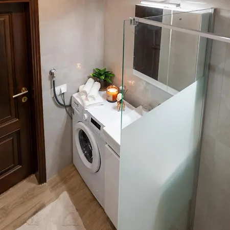 Urban Haven Apartment *